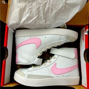 Nike blazer mid ‘77 Girls size 13c